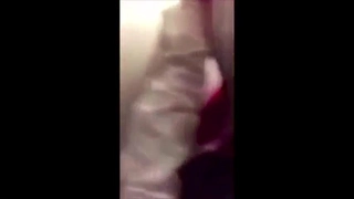 吐血推荐-主题酒店偷拍娇小漂亮的牛仔短裤大学美女被195CM男友来回爆操了5次,个子太高弯着腰还插不进去!