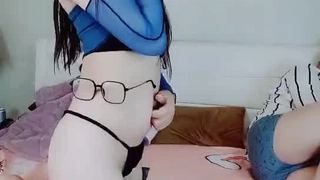 大学生Sammie Daniels给了一个懒散的口交,然后被操了