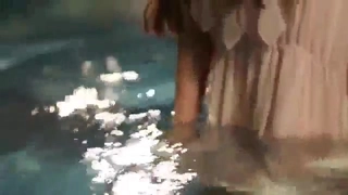 【皇家华人】性爱温泉不伦长腿秘书与老板出差