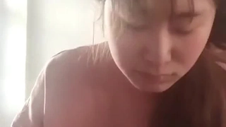 香澄のあ附近人约的丰满熟女阿姨，还没操三分钟逼水流成河了，性欲非常大，太骚了