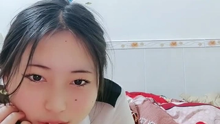 成 人色 网 站 欧美大片老公不在家 一个人摸摸