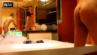 萬聖節PARTYDAY_妹妹的同學好色!_性感小惡魔福利不給糖就舔蛋麻豆